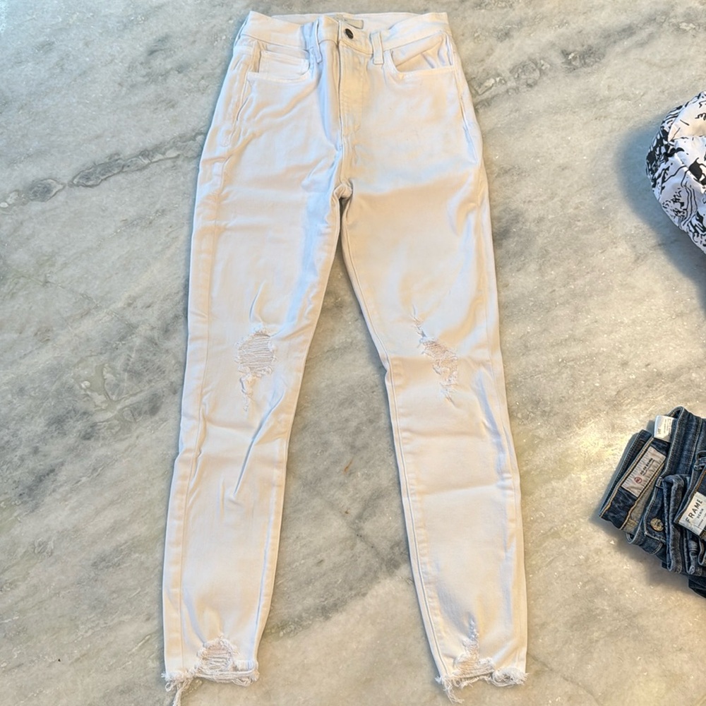 Joe’s skinny White jeans mid rise| Size 26 in women’s